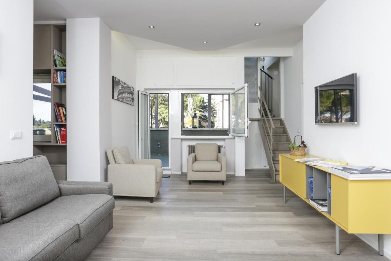 Penthouse And Eagle Eye Attic Combo Appartement